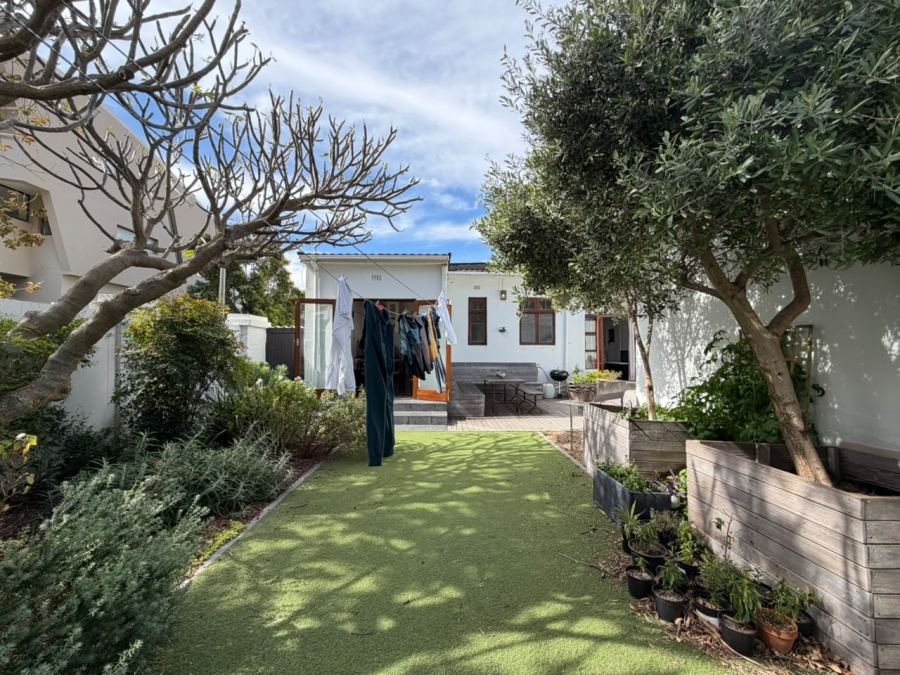 3 Bedroom Property for Sale in Vredehoek Western Cape